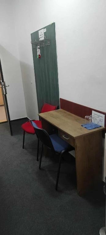 Čtyřlůžkový pokoj - desk